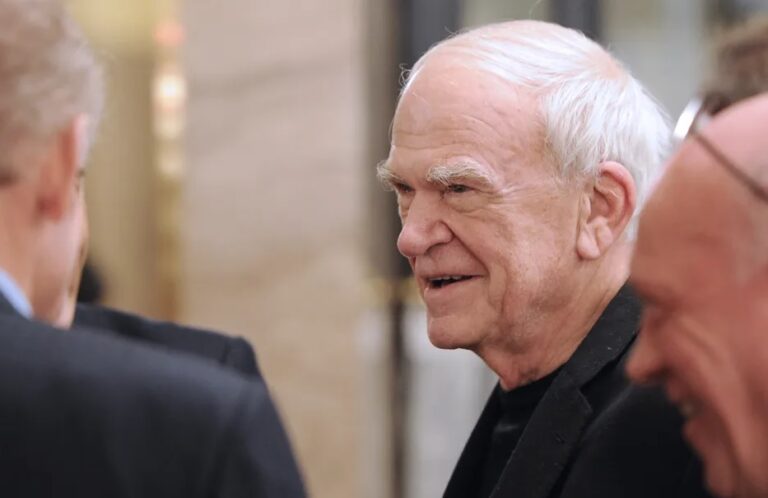 Morre autor de ‘A Insustentável Leveza do Ser’, Milan Kundera morre aos 94 anos