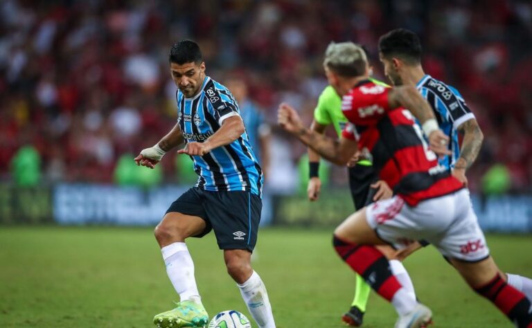 Grêmio recebe Flamengo em jogo de ida da semifinal da Copa do Brasil