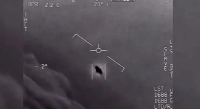 Cientista estuda microesferas achadas no mar para tentar provar que há vida alienígena