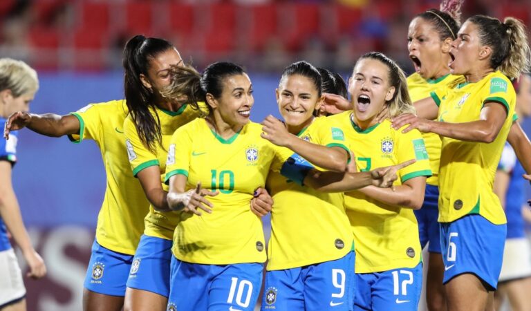 Governo de Sergipe adotará ponto facultativo nos dias de jogos da Seleção feminina
