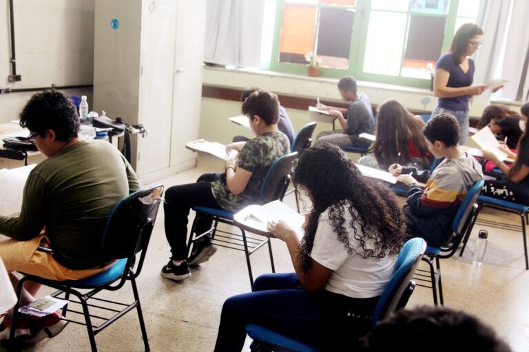 Mais de 840 alunos farão 2ª fase da Olimpíada Brasileira de Matemática das Escolas Públicas