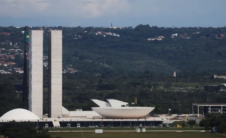 Taxação dos fundos de super-ricos deve arrecadar R$ 10 bi por ano e vai compensar isenção do IR