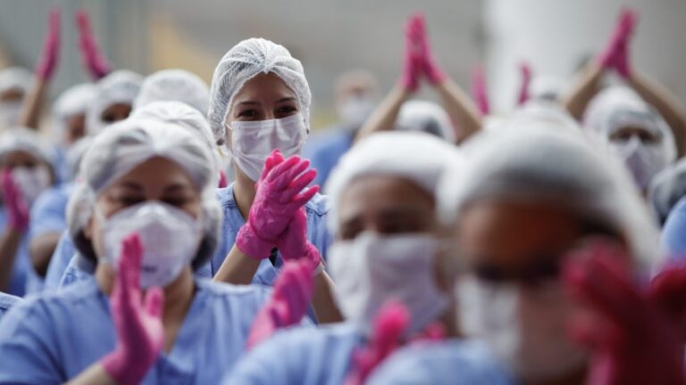 Covid arrefece e 2023 tem melhor 1º semestre da pandemia