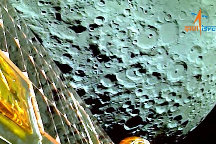 Índia se torna o 1º país a pousar no lado escuro da Lua em missão histórica