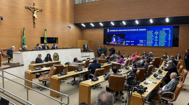 Projeto que viabiliza pagamento do Piso da Enfermagem é aprovado na Alese