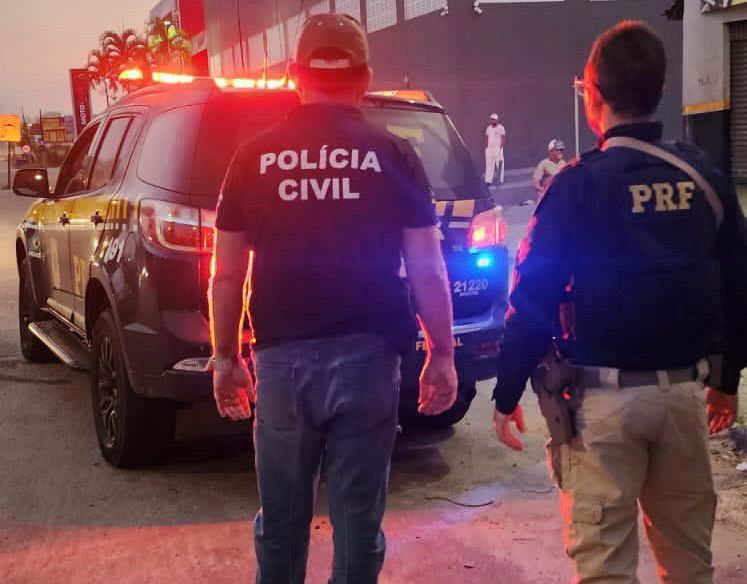PRF participa de operação conjunta com a Polícia Civil e prende foragidos na BR-101