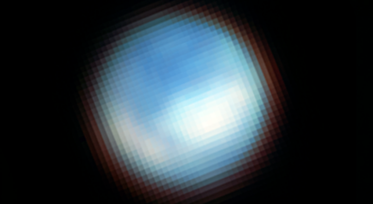Telescópio James Webb identifica carbono na superfície de uma lua jupiteriana