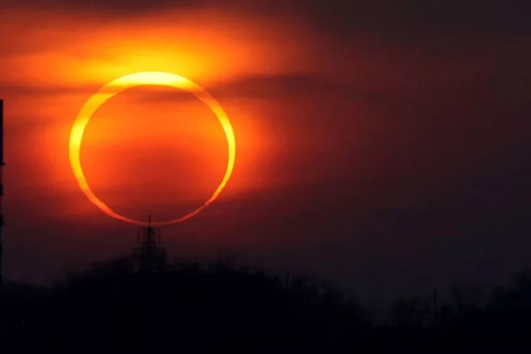 Eclipse solar encanta as Américas