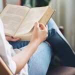 O que faz um jovem querer ler hoje? Veja dicas para incentivar a leitura de qualidade