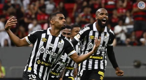 Santos vira sobre o Flamengo em jogo marcado por expulsão de