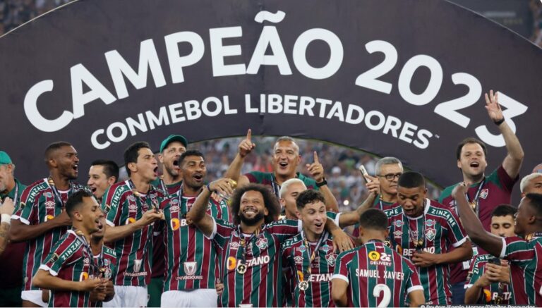 Fluminense derrota Boca Juniors na garra e fatura 1ª taça Libertadores