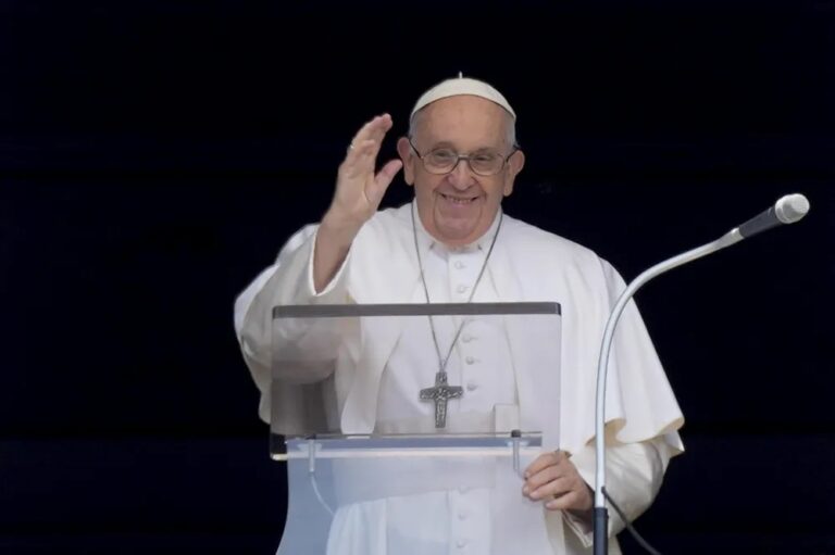 Papa: nas tentações, é preciso invocar Jesus. Jamais dialogar com o diabo!