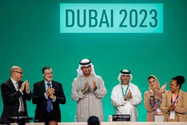 COP28 pede transição de combustíveis fósseis pela primeira vez na história