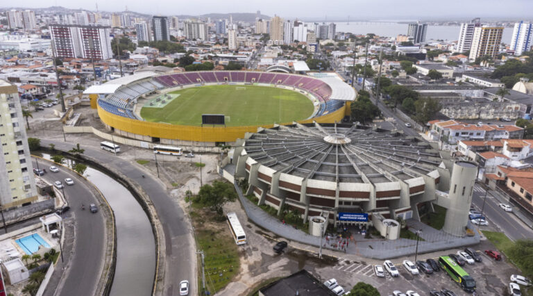É hoje: Bangu e Flamengo duelam em Aracaju; veja escalações e onde assistir