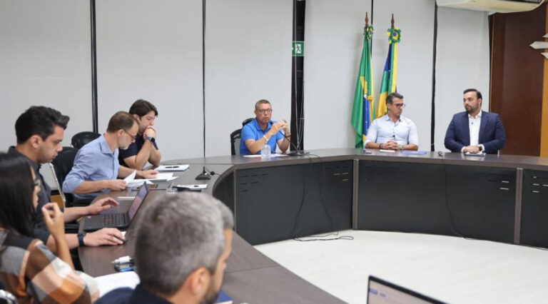 Mitidieri convoca reunião com técnicos e gestores da Saúde para discutir planejamento deste ano