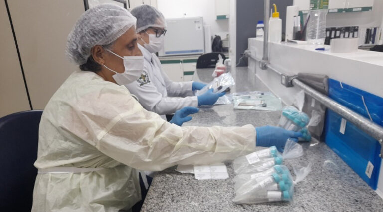 Lacen realizou mais de 300 mil exames laboratoriais no ano passado
