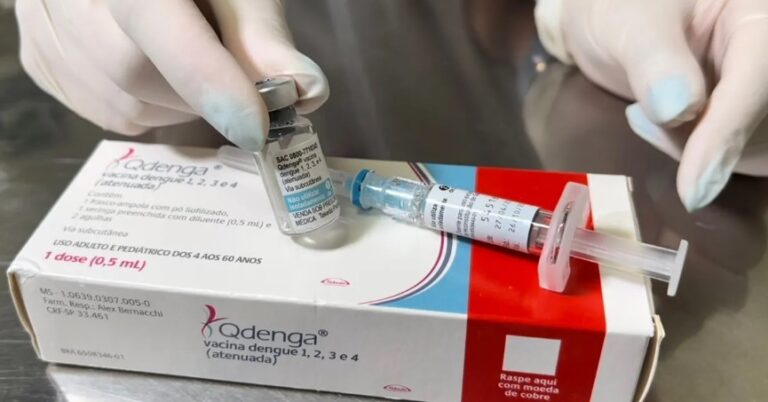 Rio recebe primeiro lote de vacinas contra a dengue