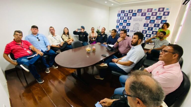 Projeto Verão 2024 em Aracaju: órgãos municipais alinham planejamento logístico e operacional