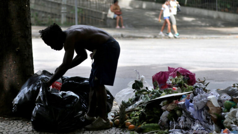 Em 2023, renda per capita do Brasil foi de R$ 1.893