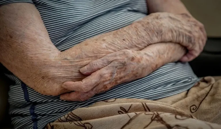 População centenária cresce quase 60% no Brasil, conforme Censo 2022
