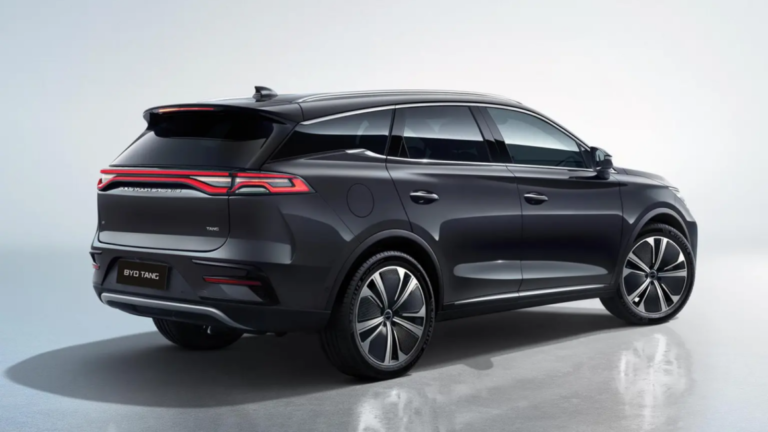 Novo BYD Tan está preparado para estreia e chega às lojas no fim deste mês