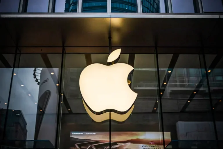 Apple desiste de produzir carros elétricos e planeja investir em robôs