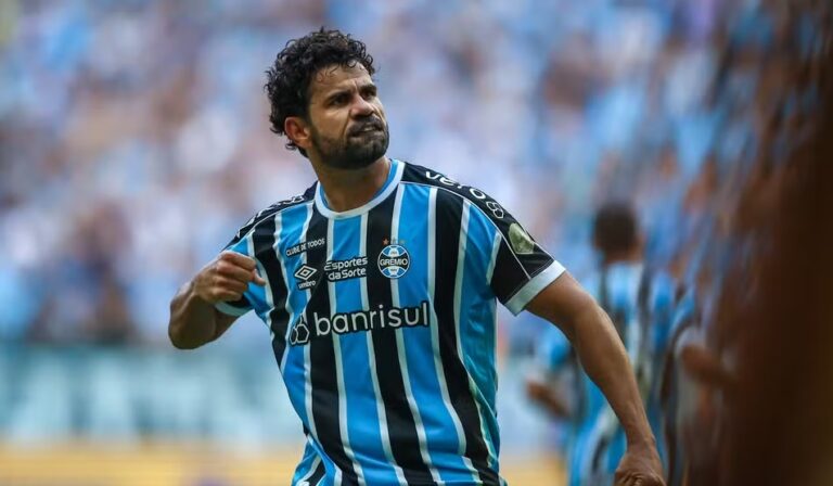 Aos 35 anos, sergipano Diego Costa é artilheiro do Gaúchão e eleito craque da final