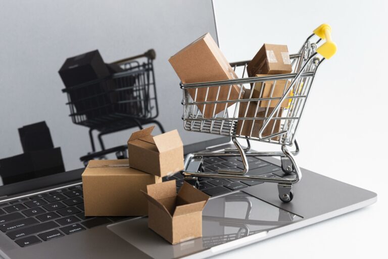 Menos de 20% das compras em e-commerces de moda são feitas por homens, afirma pesquisa