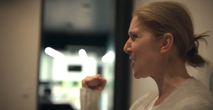 Documentário vai exibir luta da cantora Céline Dion contra doença degenerativa