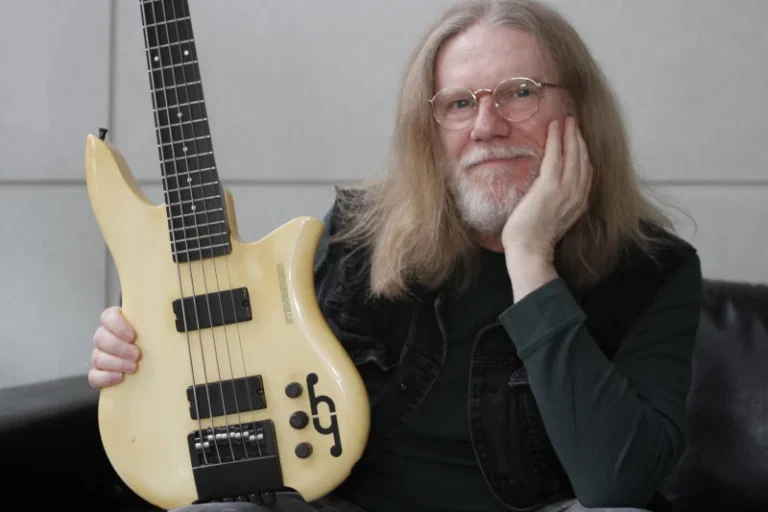 Eterno vocalista dos Engenheiros do Hawaii, Humberto Gessinger apresenta nova turnê em Aracaju nesta sexta-feira (17)