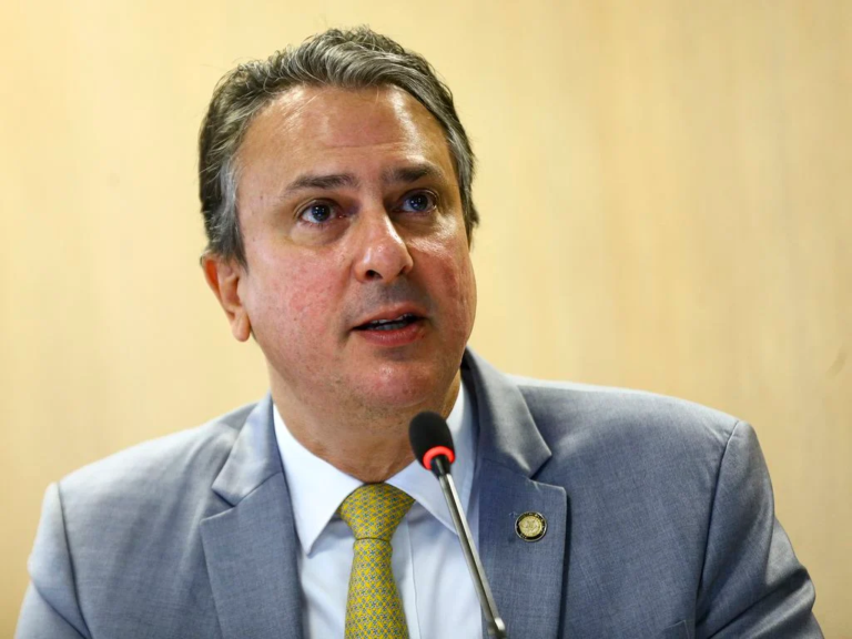 Ministro da Educação anuncia isenção de taxa de inscrição do Enem para alunos do Rio Grande do Sul