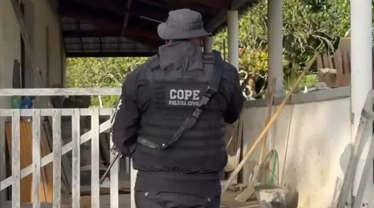 Operação policial cumpre mandados de busca em torno de investigação sobre lavagem de dinheiro e tráfico de drogas em Sergipe