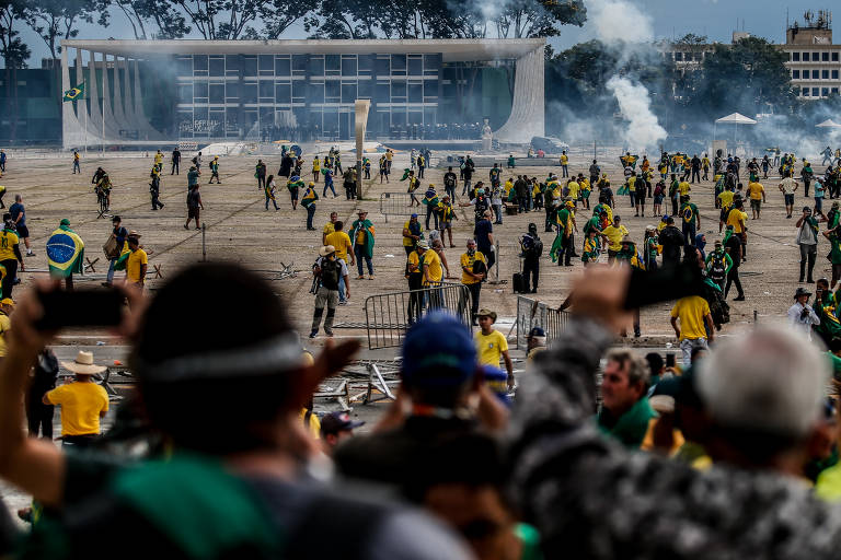 8 de Janeiro: Polícia Federal cumpre mais de 200 mandados de prisão contra foragidos