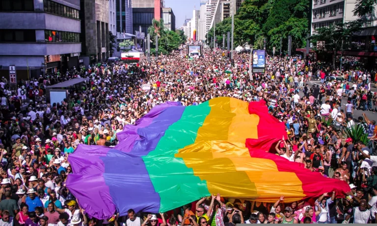 Dia do Orgulho LGBTQIA+, celebrado nesta sexta-feira (28), consolida longa história de luta por direitos