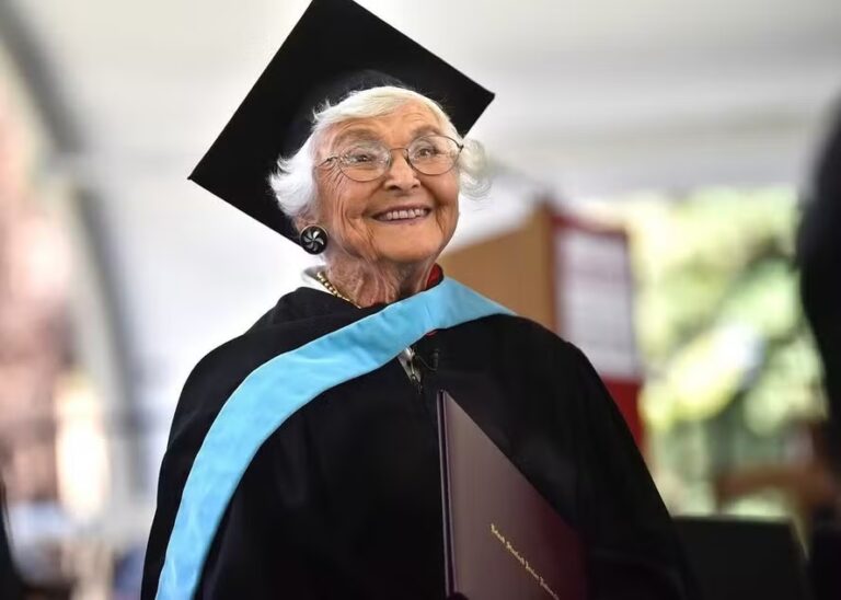 Idosa de 105 anos recebe seu diploma de mestrado mais de 80 anos após iniciar curso em Stanford