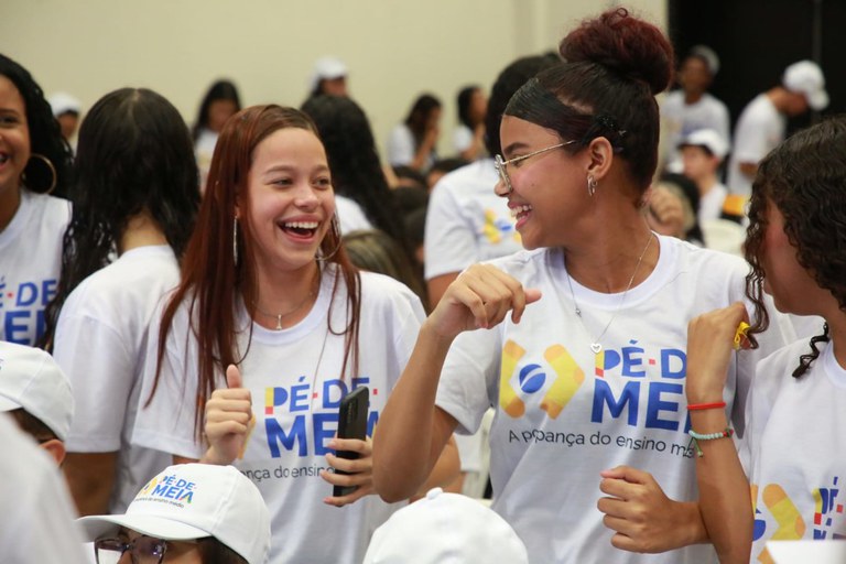 Sergipe registra queda histórica na evasão com incentivo do Pé-de-Meia