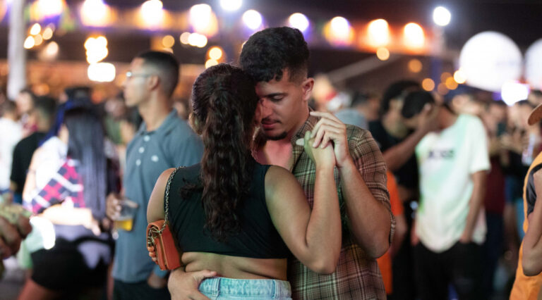 Neste sábado (22), forró tradicional e forró universitário garantem animação no Arraiá do Povo