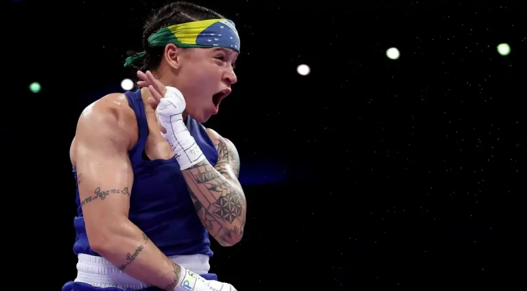 Jogos Olímpicos 2024: Bia Ferreira vai à semifinal do boxe em Paris e garante medalha