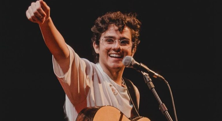 Neste sábado (13), Caike Souza realiza turnê do Teatro Atheneu, em Aracaju