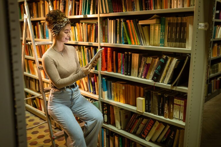Biblioterapia utiliza livros para aliviar sintomas de depressão e de ansiedade
