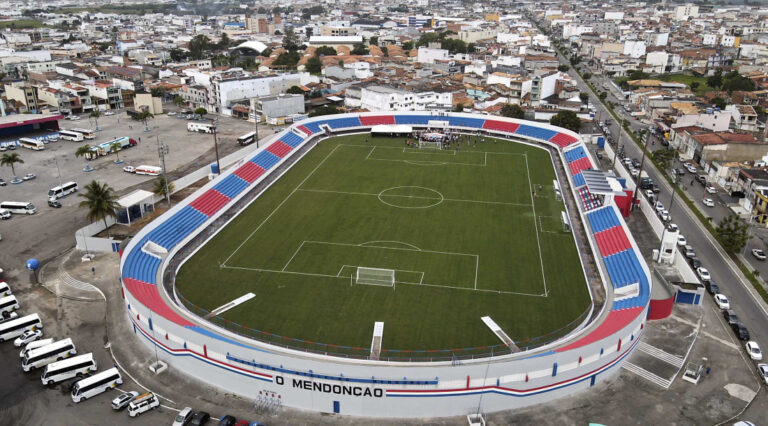 Governador Fábio Mitidieri entrega primeira etapa da reforma do Estádio Etelvino Mendonça, em Itabaiana, uma das obras de infraestrutura mais aguardadas do interior sergipano