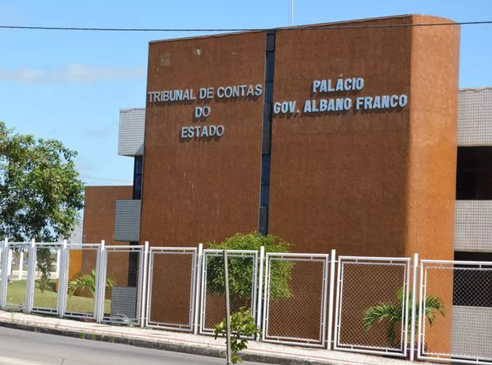 Tribunal de Contas de Sergipe determina suspensão de licitação do transporte coletivo devido a possíveis irregularidades; Prefeitura de Aracaju se manifesta