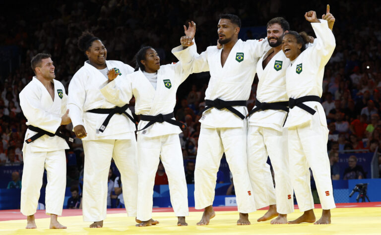 Jogos Olímpicos 2024: Brasil conquista bronze na disputa por equipes mistas no judô