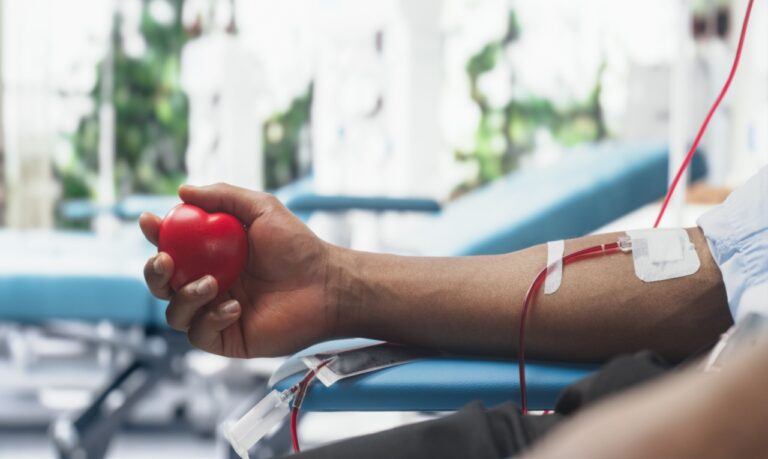 A importância de doar sangue para salvar vidas