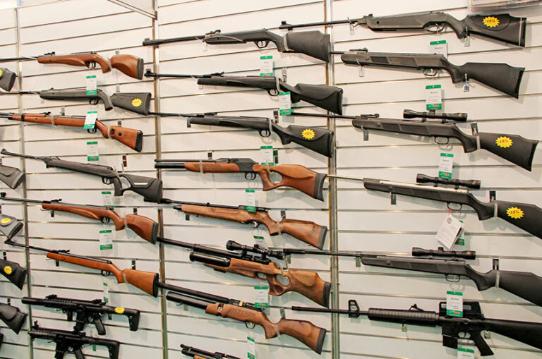 Governo federal editará decreto sobre acesso a armas e clubes de tiros