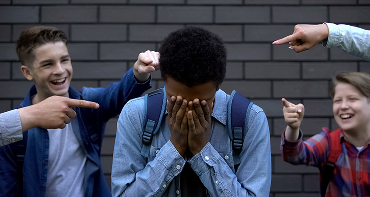 Estudo aponta que 45% das secretarias de educação apresentam deficiência na gestão de bullying