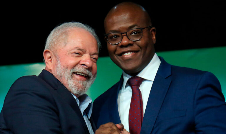 “Alguém que pratica assédio não vai ficar no governo’, afirma Lula após denúncias contra Silvio Almeida