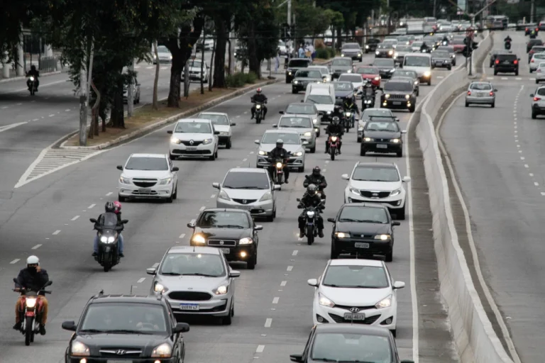 Vendas de motos e carros no país subiram mais de 14% em agosto