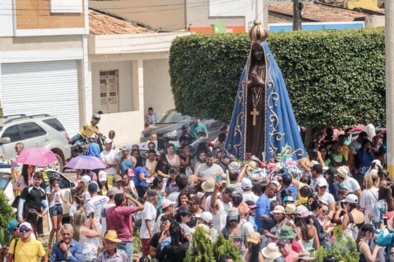 Católicos em Sergipe rendem  homenagens a Nossa Senhora Aparecida