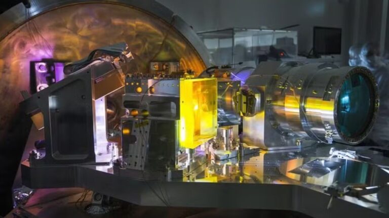 Pesquisadora brasileira descobre planeta orbitando uma estrela jovem